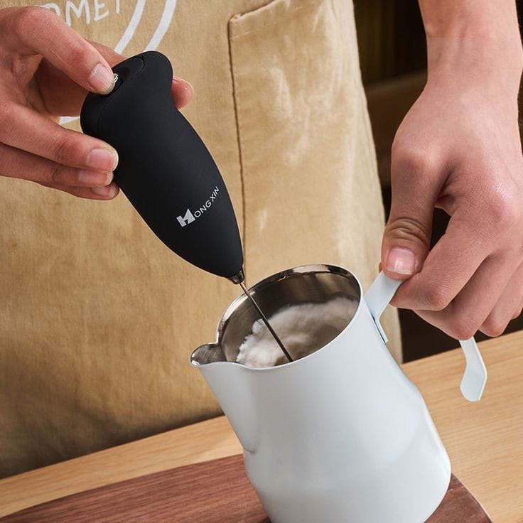 خلاط كهربائي محمول باليد