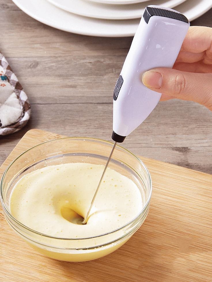 خلاط كهربائي محمول باليد